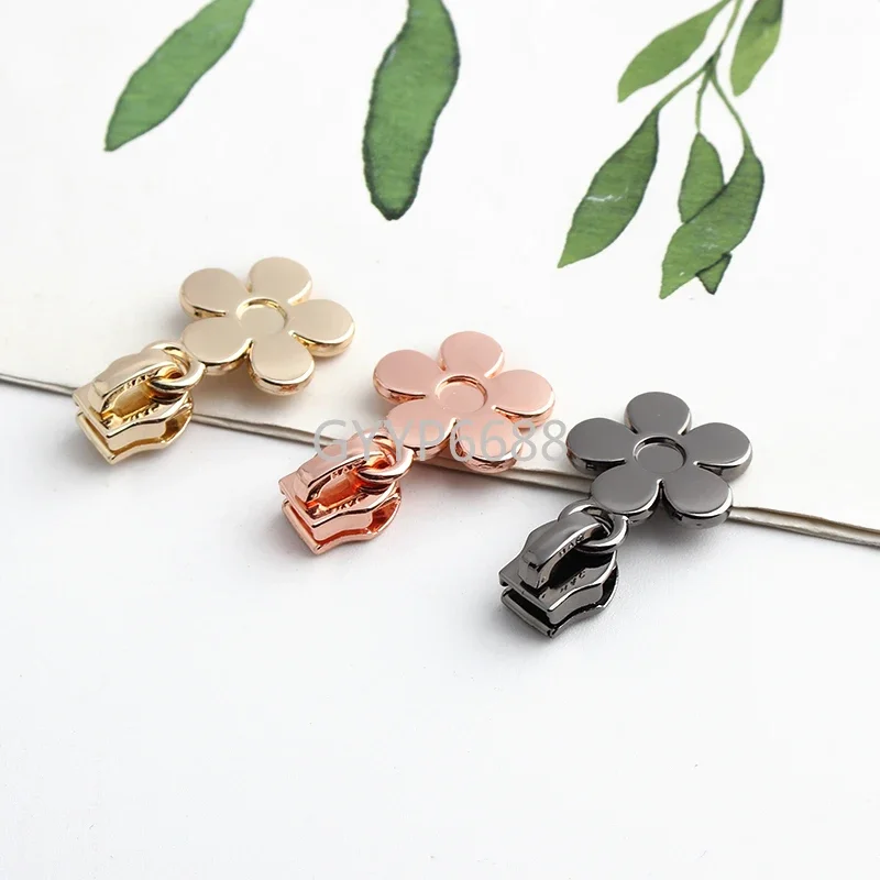 10-50-100PCS 32MM Flower Shape 5# Nylon Metal Sewing Zipper Puller Sliders For Handbag Garment Bags Pocket Zip Head Accessories