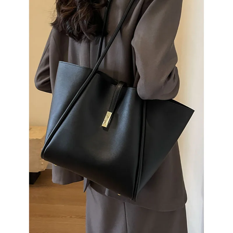 

Vintage Fashion Large Capacity Tote Bag Women's 2024 New Texture Autumn Winter Commuter Shoulder Bag Design Sense Casual Handbag