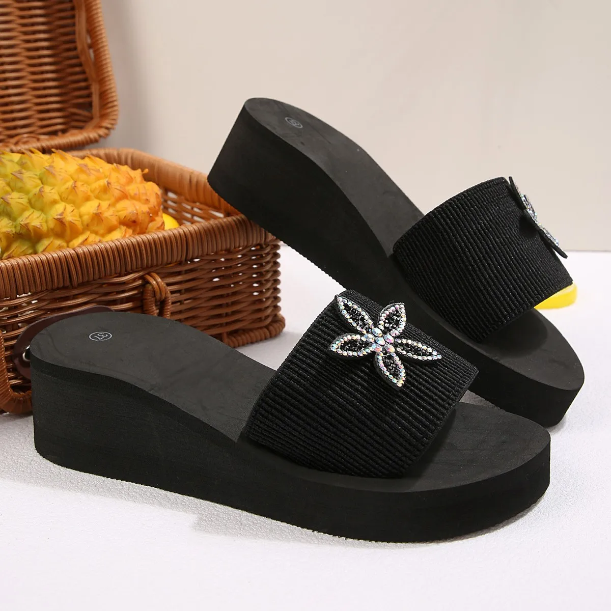 

2026 New Summer Women's Bling Rhinestone Flower Wedge Heel Slides, Black Platform Open Toe Sandals for Beach Daily Wear