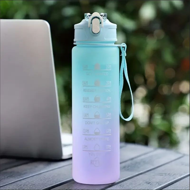 Tazza d'acqua per sport all'aria aperta ispiratrice da 700ml con scala temporale e coperchio resistente alle cadute-portatile e alla moda