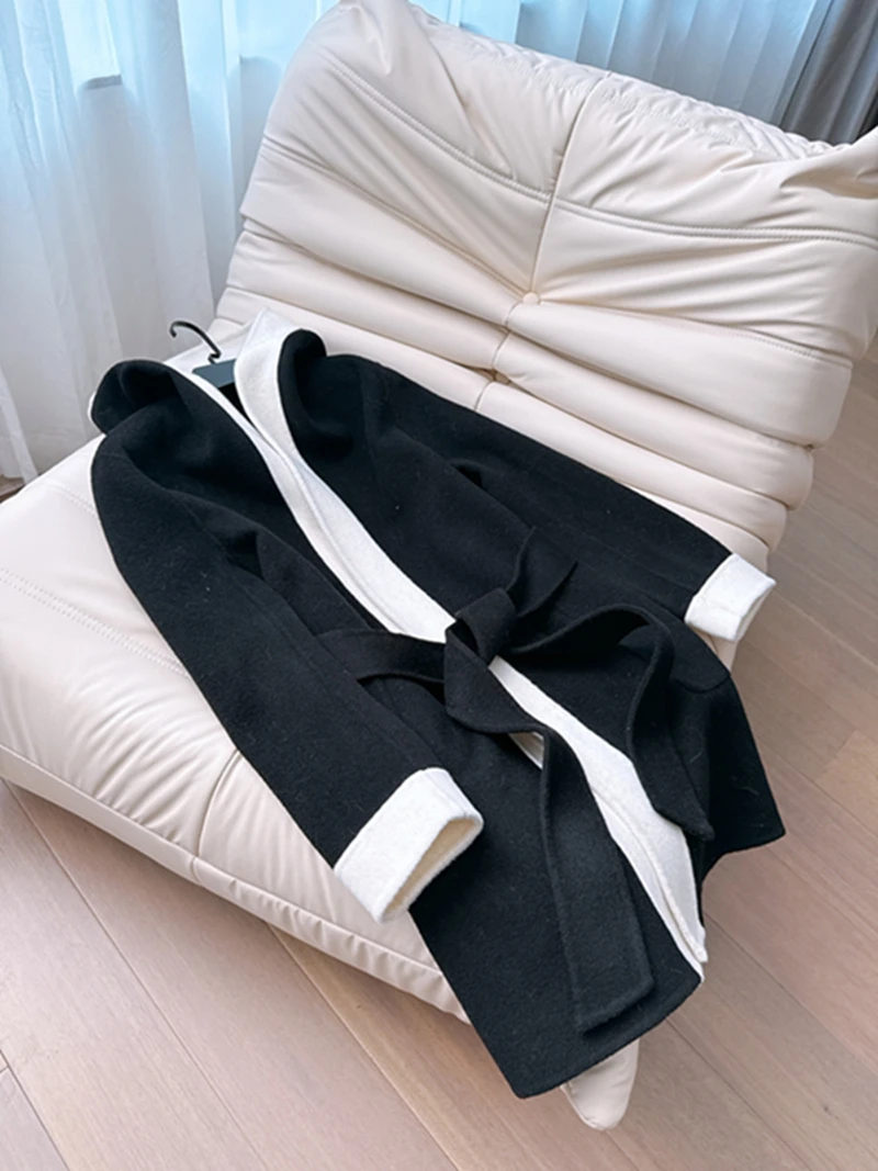 Dwustronny płaszcz wełniany damski, szlafrok, odzież wierzchnia, kolor biały, model Blo 00, długi płaszcz zimowy z wełny, ocieplany.