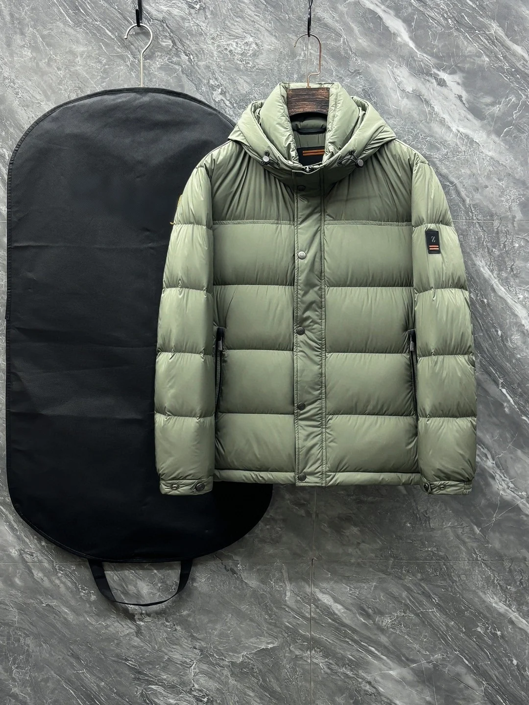 

Italian Sle ZZ2025 Winter New Faion Windproof Hooded White Du down Men's Casual Plaid Versatile down Jaet