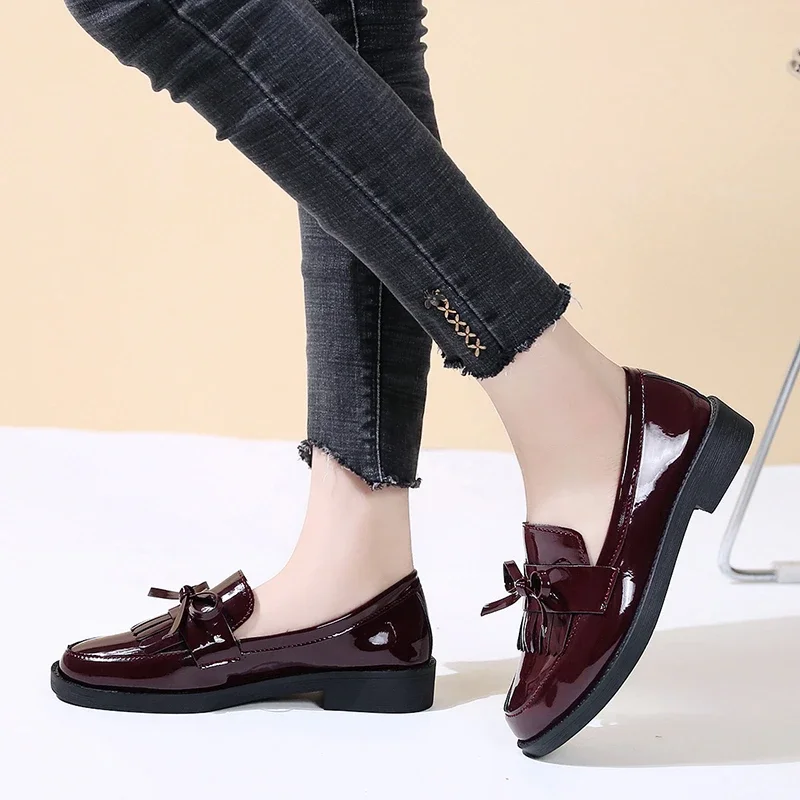 

Fashion New Casual Shallow Mouth Breathable Patent Leather High Heels Elegant Square Toe Low Heels Simple Women's Shoes NO:2122