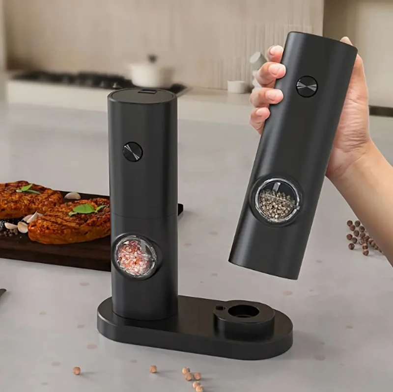 مجموعة مطحنة الفلفل والملح الكهربائية تعمل بالبطارية مع قاعدة أنيقة مطحنة الفلفل الأوتوماتيكية بإضاءة LED وسمك قابل للتعديل