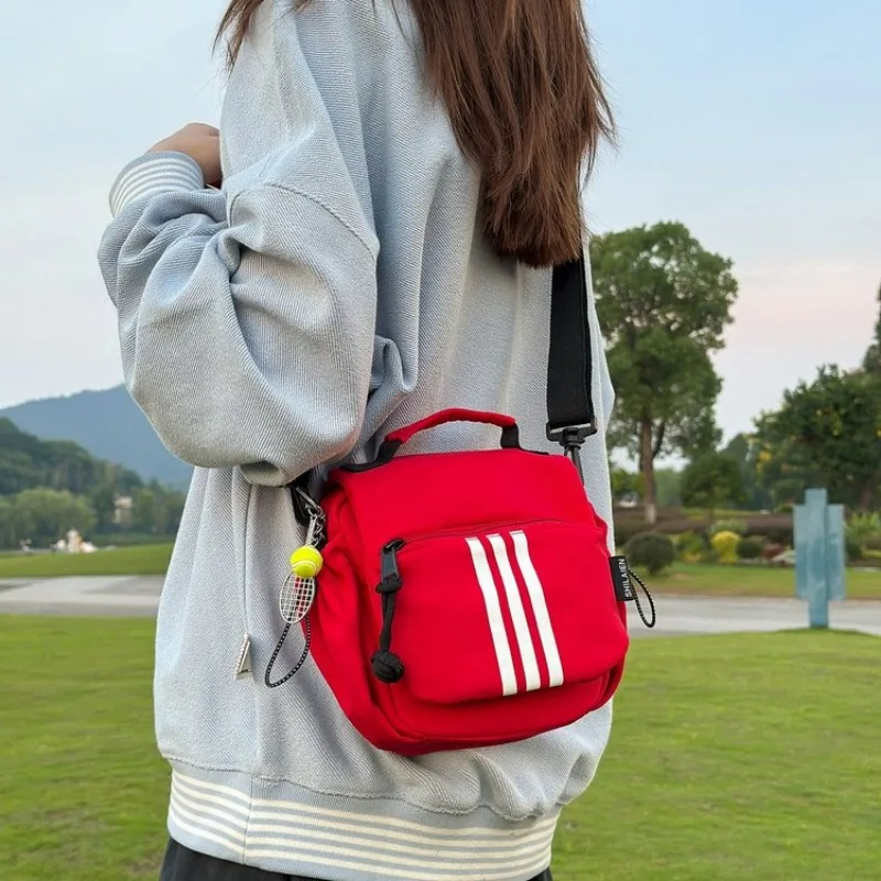 

Яркая школьная новая модель через плечо 2025 года, модная индивидуальная модная сумка-подушка, подходящая для кампусного фестиваля