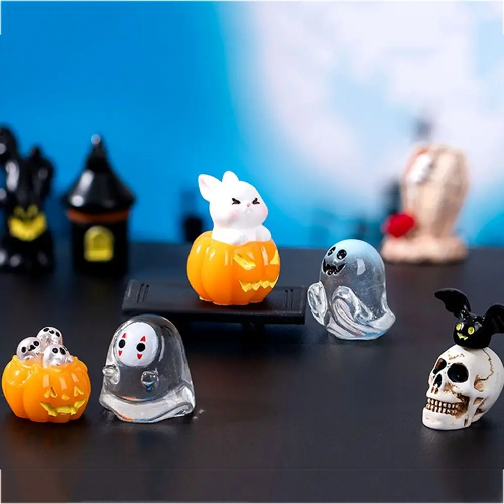 Cute Micro Landscap Halloween Crystal Ball Resin Easy to Carry Resin Faceless Ghost Mini Pumpkin