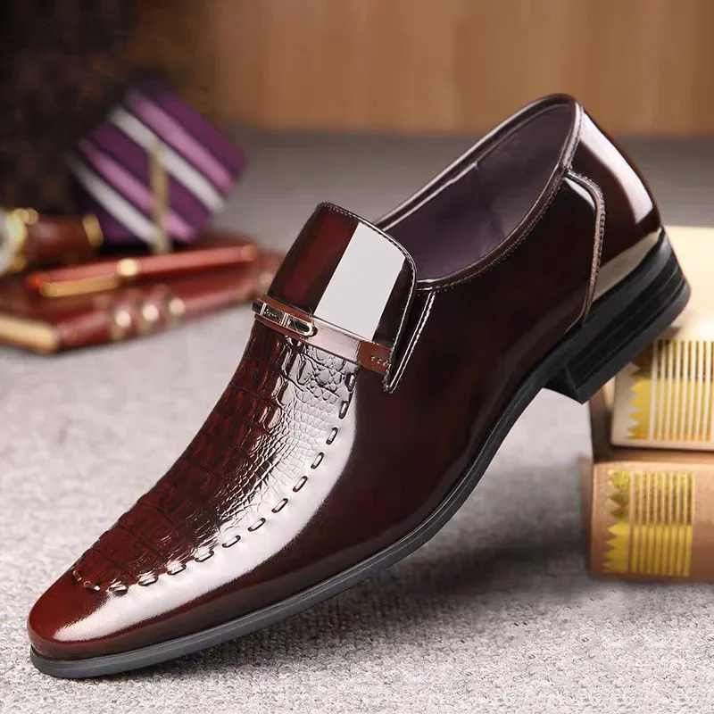 Autumn Men's Casual Shoes Leather New Fashion Crocodile Pattern Lacquered Leather Business Set with Pointed Feet PU Men Shoes