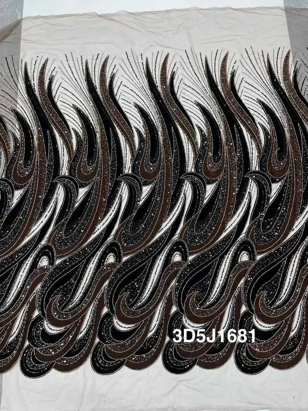 Luxurious African Sequins Lace Fabric High Quality 2025 Heavy Beads Embroidery French Tulle Lace for Wedding Dress