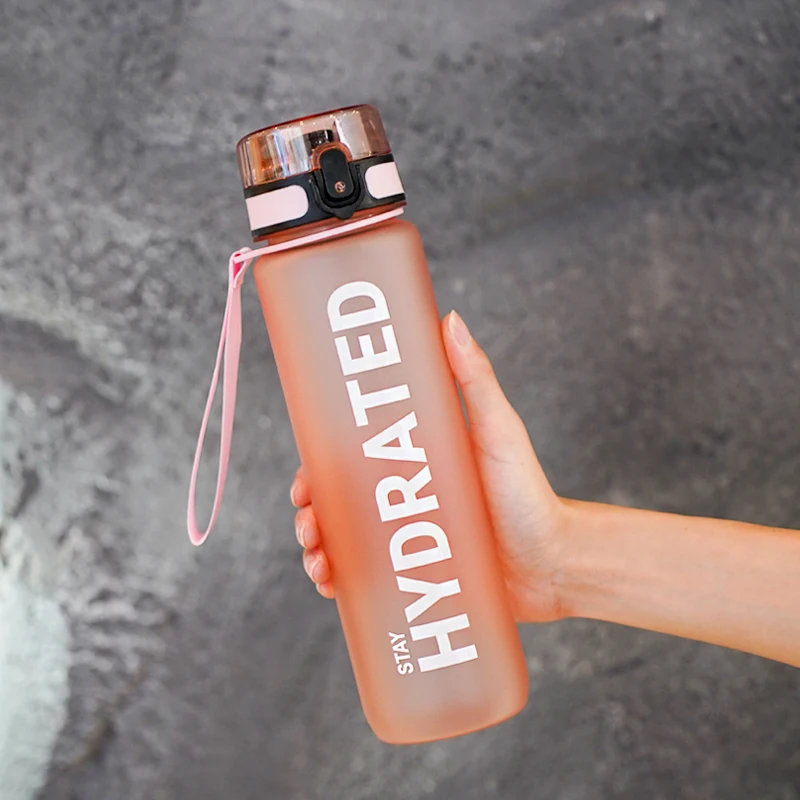 WIFEFUN 1 Stück 1000 ml transparente Kunststoff-Wasserflasche mit großem Fassungsvermögen, Verschluss und Griff, mehrere Farben erhältlich, geeignet für den Außenbereich, 3