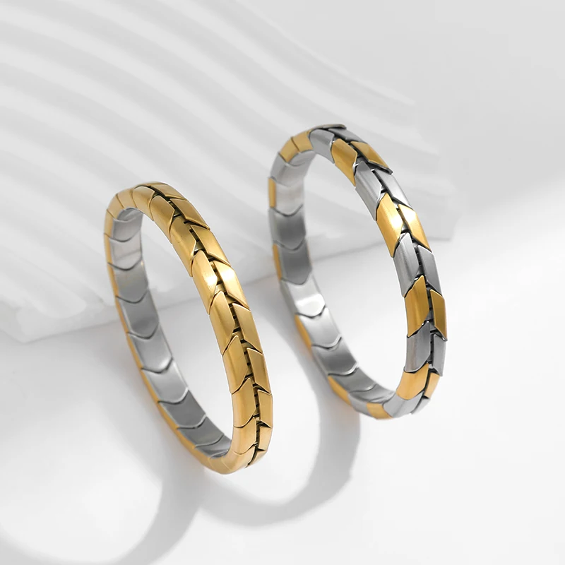New minimalist two-color spliced snake pattern bracelet, exquisite stainless steel jewelry, hip-hop style