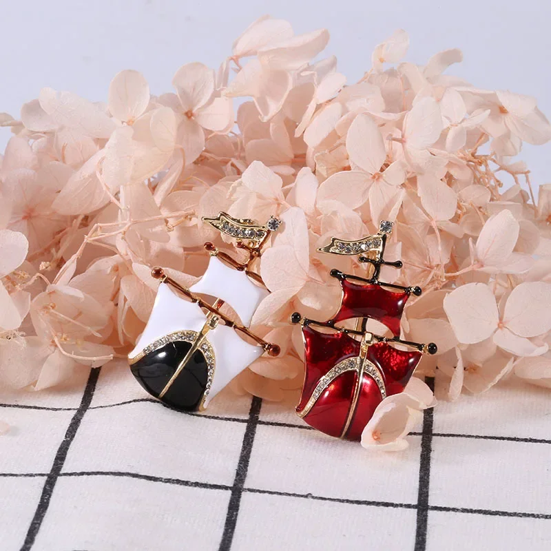 Dmari Women Brooch Vintage Enamel Sail Boat Caribbean Pirate Ship Lapel Pin For Suit Women Clothing Luxury Accessories Jewelry