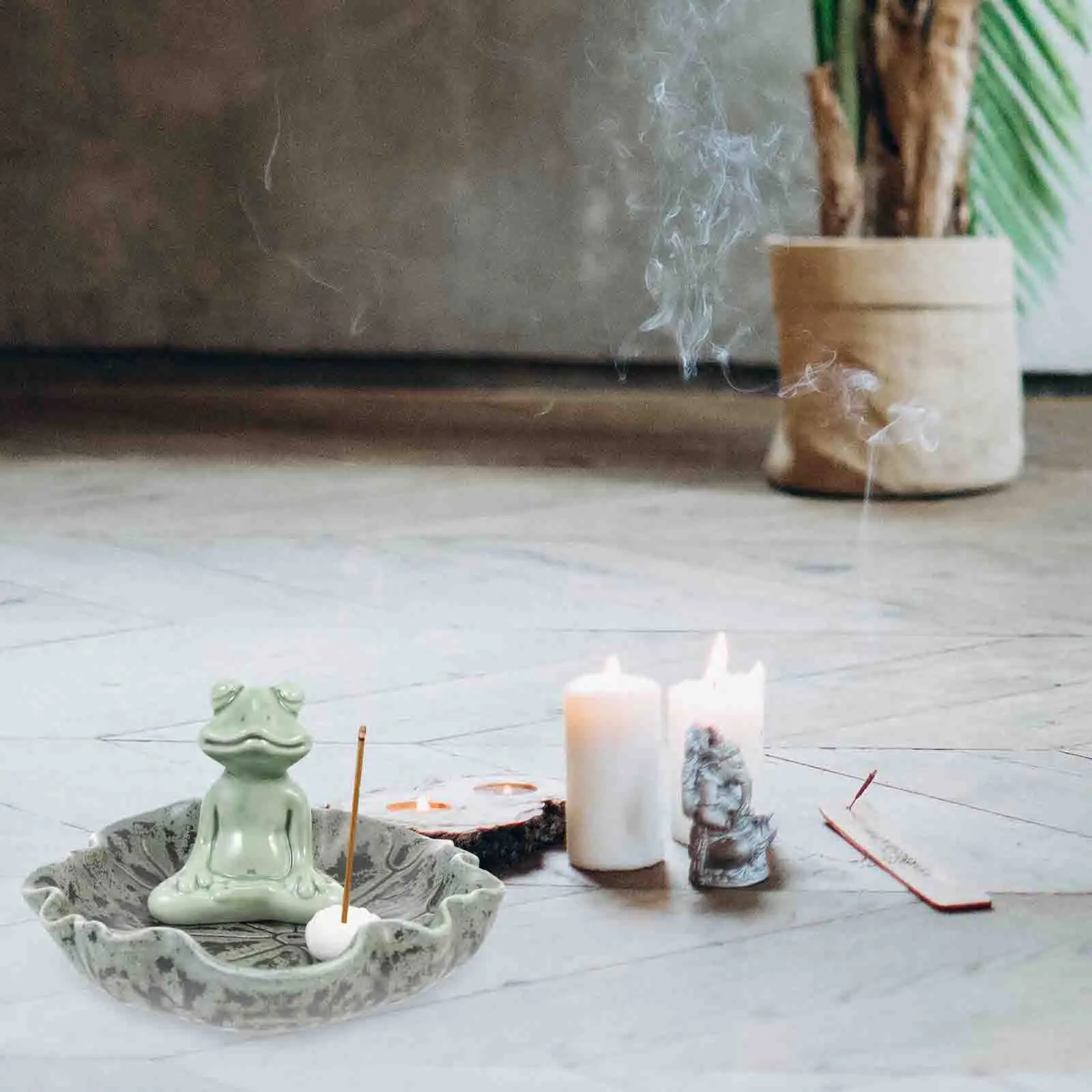 

Creative Ceramic Incense Burner Cartoon Style Censer Ornament for Air Purifying Aromatherapy Yoga Mood Enhancement Home Decor