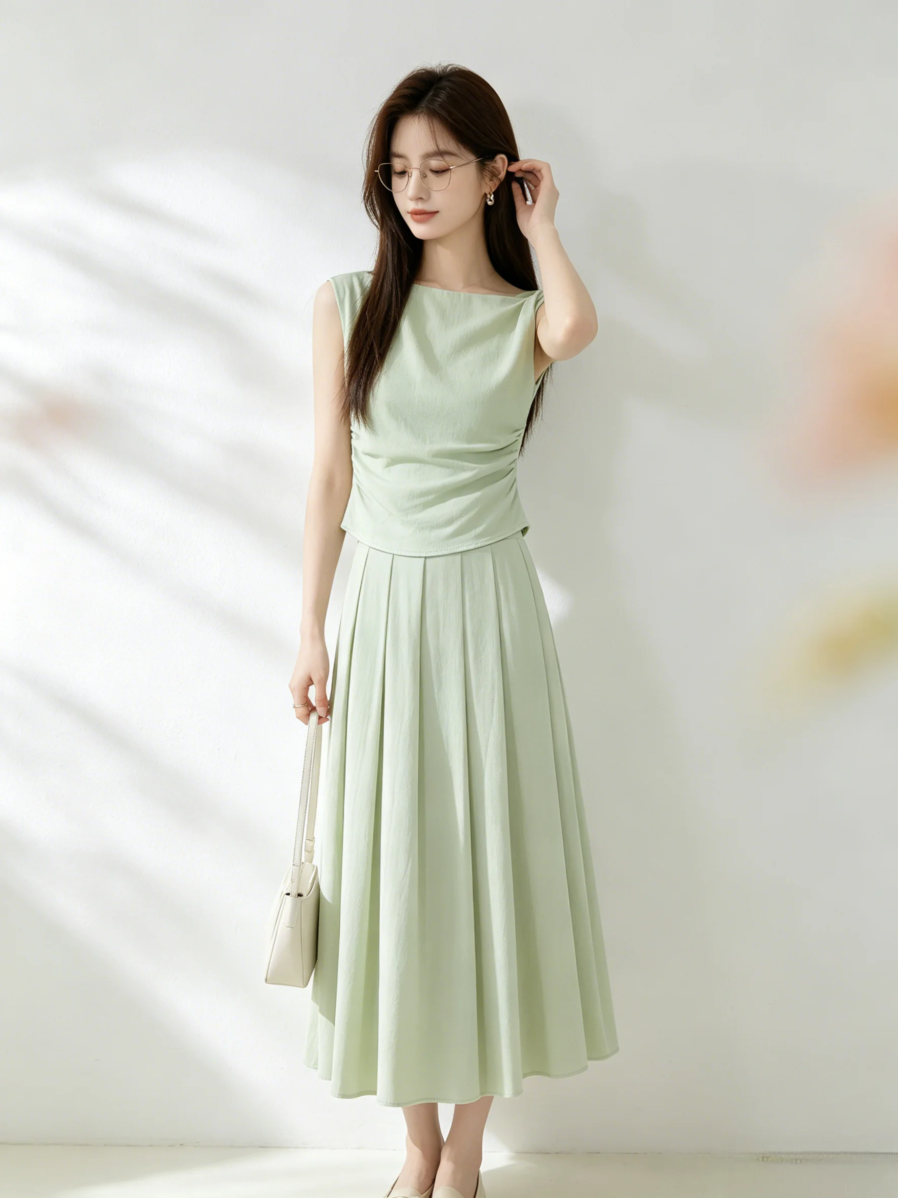

Fashionable Slim Fit Sleeveless Asymmetrical Shoulder Top High Waist Skirt Two Piece Set Summer Anti Aging Korean Style