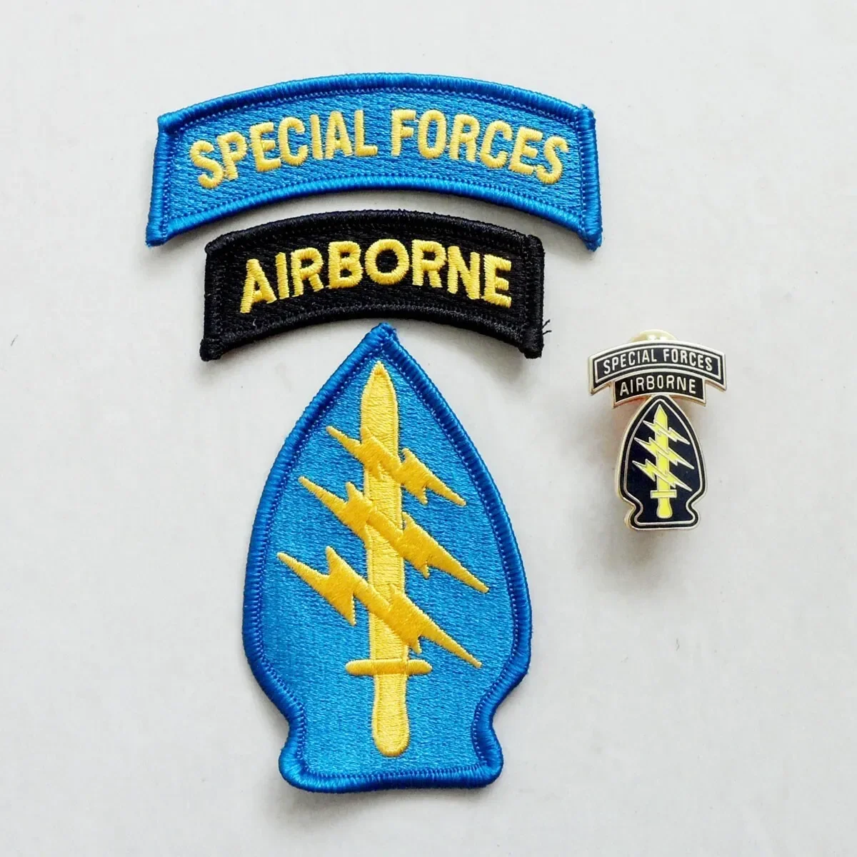 tomwang2012.U.S. Army Special Forces Airborne Ranger Patch special forces hat badge pin PAIR