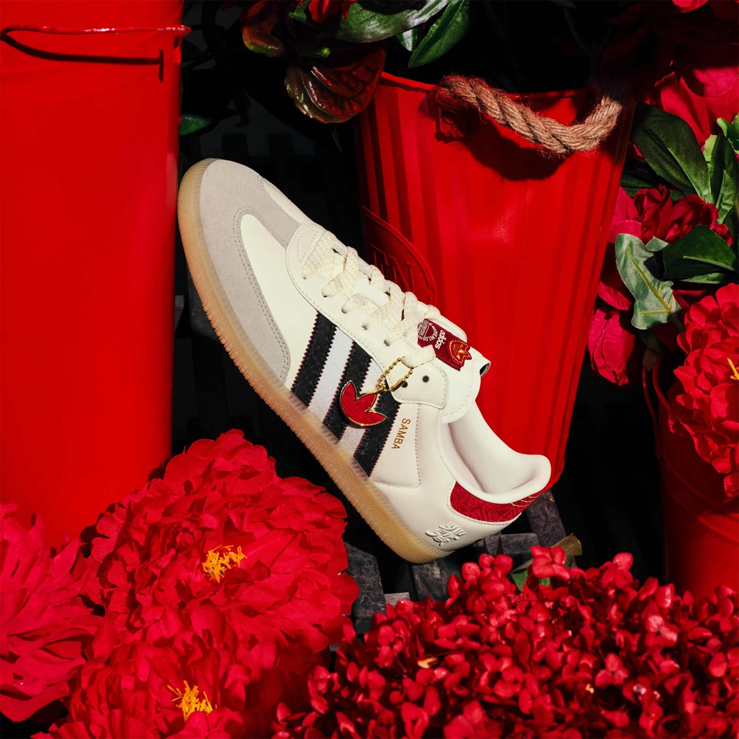 

Adidas genuine clover men's and women's anti slip and wear-resistant classic sports shoes JQ5976