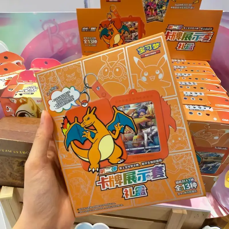 

В наличии: Оригинальные китайские коллекционные подарочные наборы для защиты и демонстрации карт Pokémon TCG, случайные 13 стилей, коллекционные игрушки, подарки