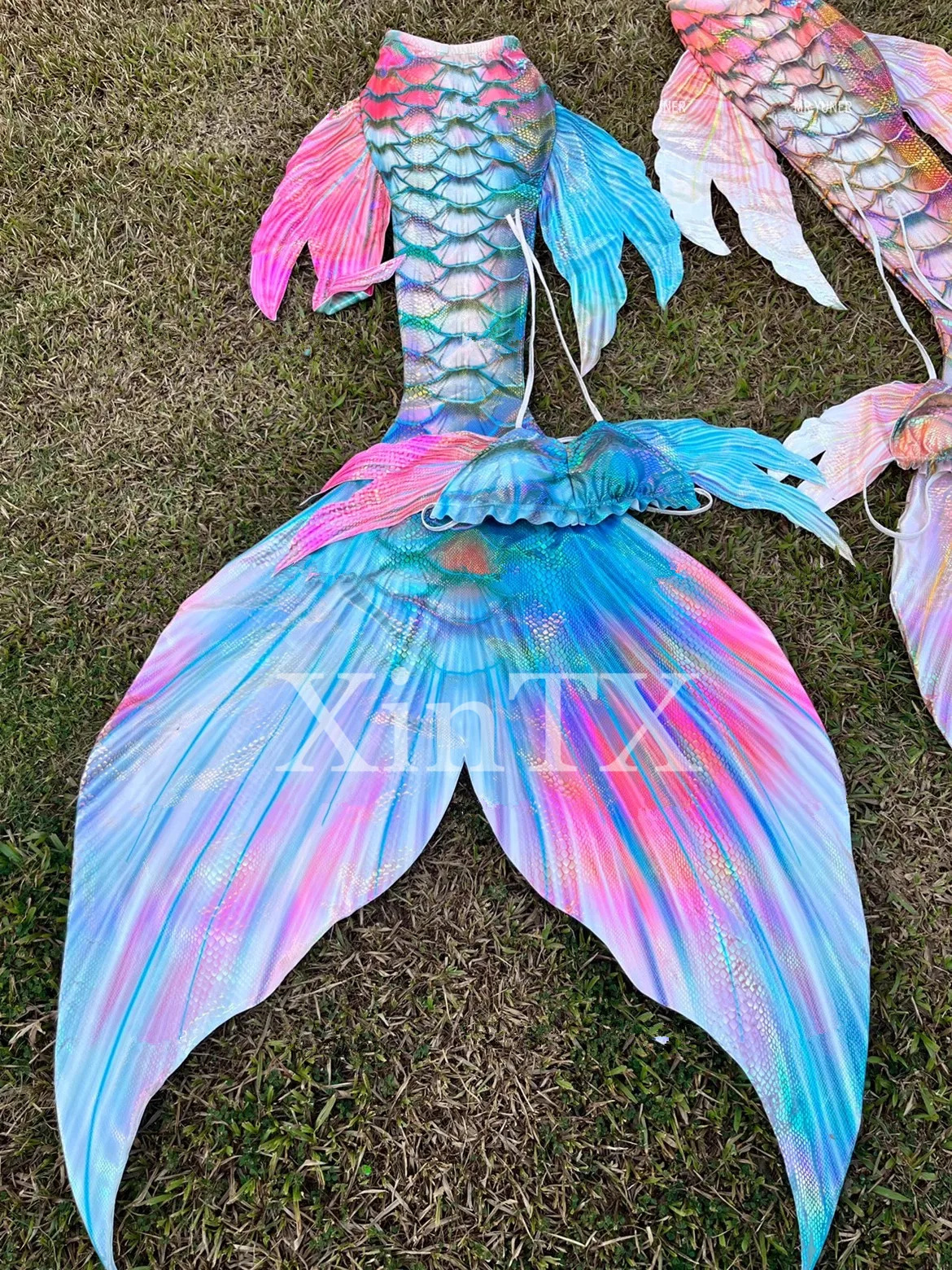 

NEW!Big Shiny Mermaid Tail with Gilding Fabric For Adult Swimming Swimsuit Diving show Dress Beautiful Big Colorful Tails