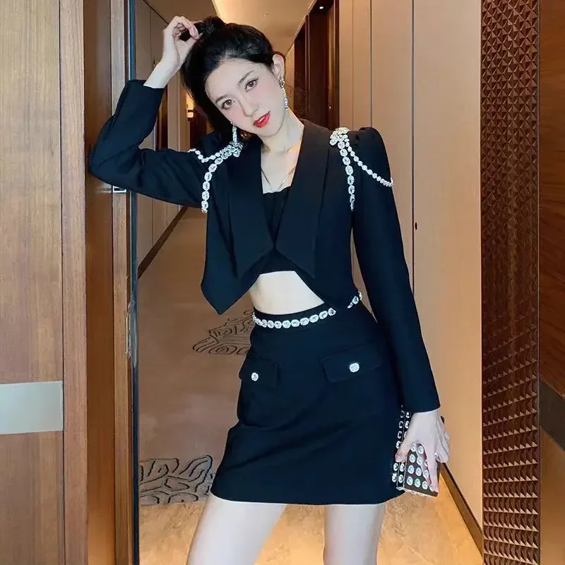 2025 ربيع الخريف أنيقة Ol سلسلة نسائية سترة قصيرة Harajuku الشرير سلاسل اقتصاص سترة عادية كم طويل سوبر معطف قصير