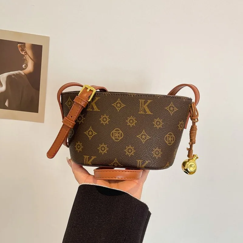 

Unique Trendy Messenger Handbag With Letter Logo Best For Shopping Doubles As A Roomy And Stylish Diaper Bag