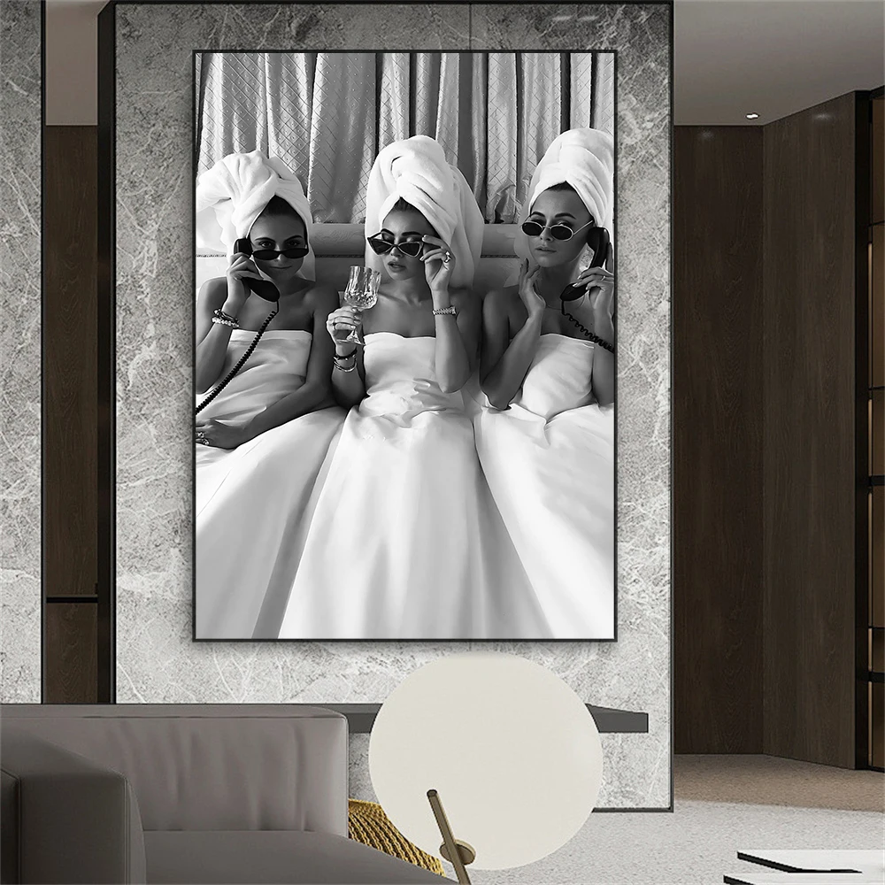 

Black And White Canvas Painting Bar Wall Art Poster Drinking Wine Print Vintage Sexy Women Classical Bedroom Wall Art Decoration