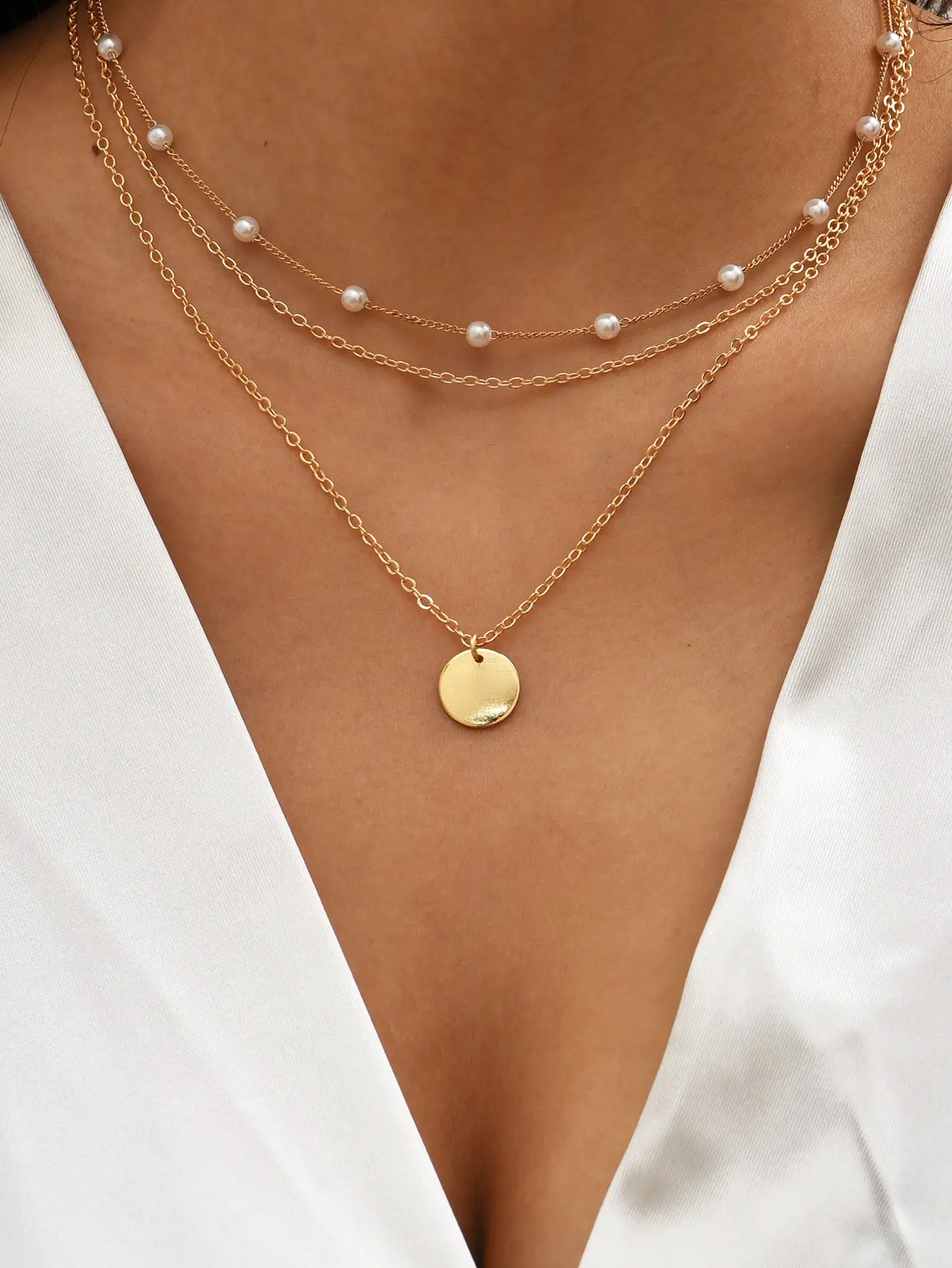 2 Stück elegante, mehrlagige Perlenketten für Damen, feine Edelstahlkette mit rundem Anhänger, tägliches Tragen, Geschenke, vielseitiger Schmuck