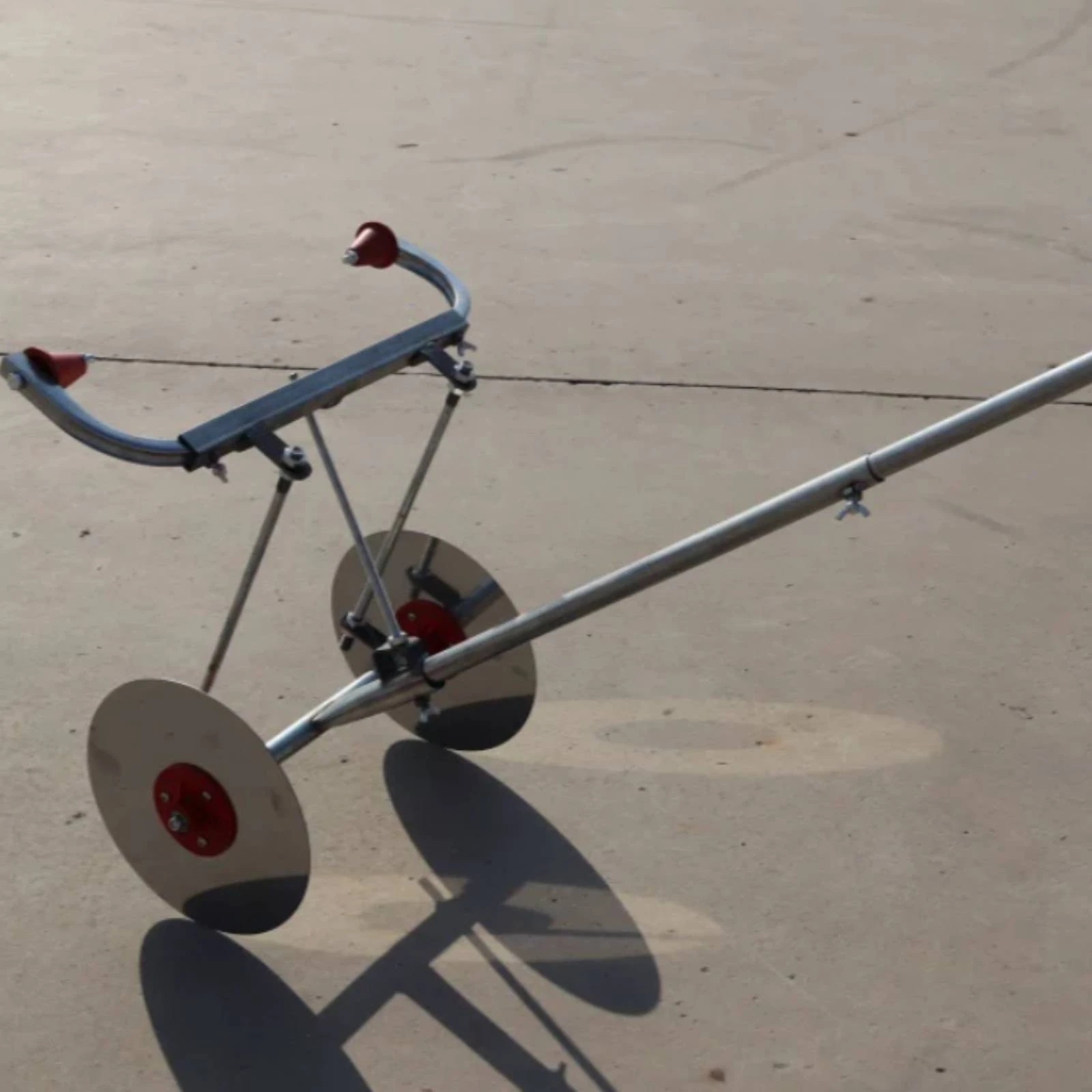 

Double-Wheel Film Layer Crop Mulching Hand-Push Film Layer Metal Frame Mulch Tool for Farmers