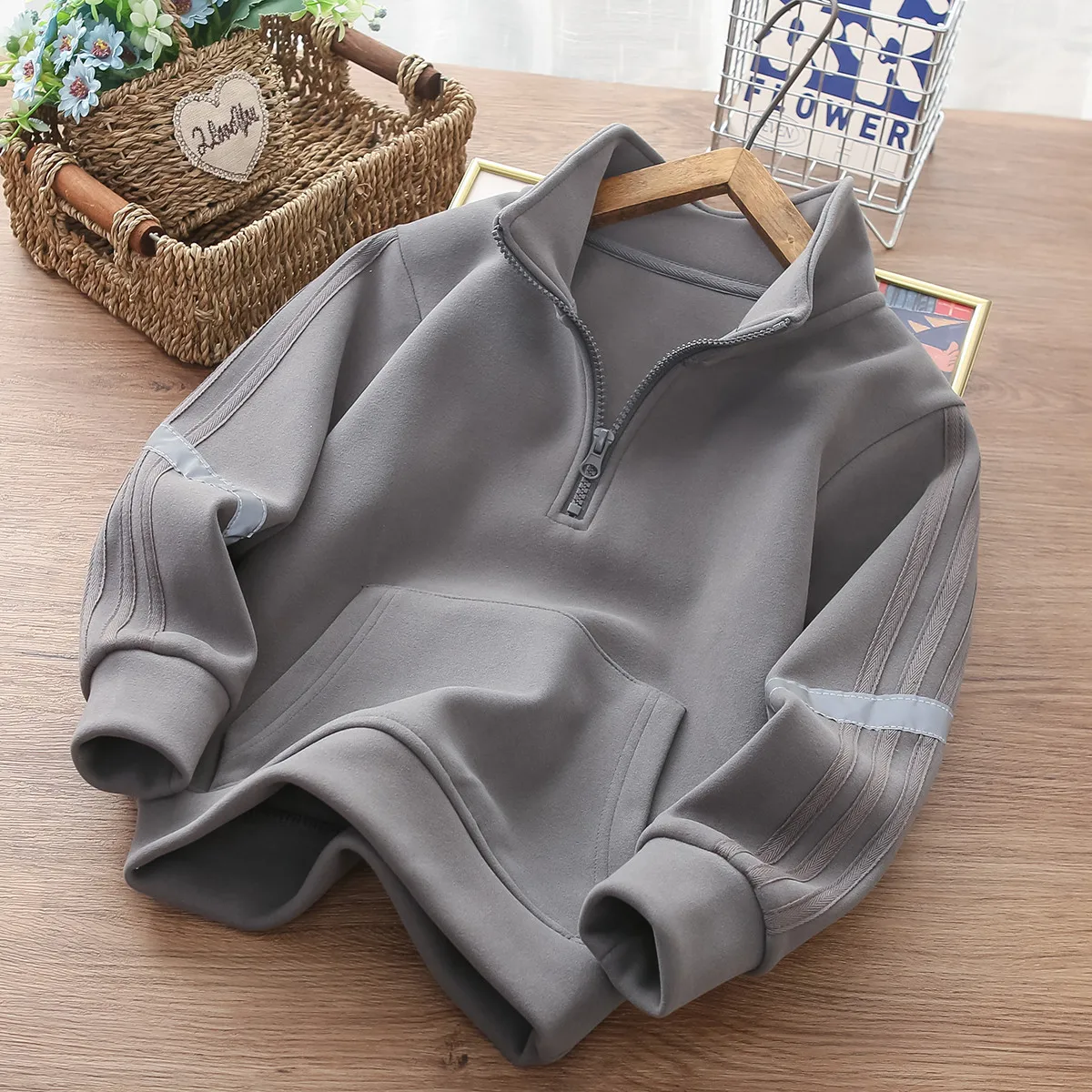 IYEAL 2024 Autumn/Winter New Children\'s Wear Kids Boys\' Solid Color Top Fashion Polo Collar Pullover Boys\' Fleece Sweatshirt