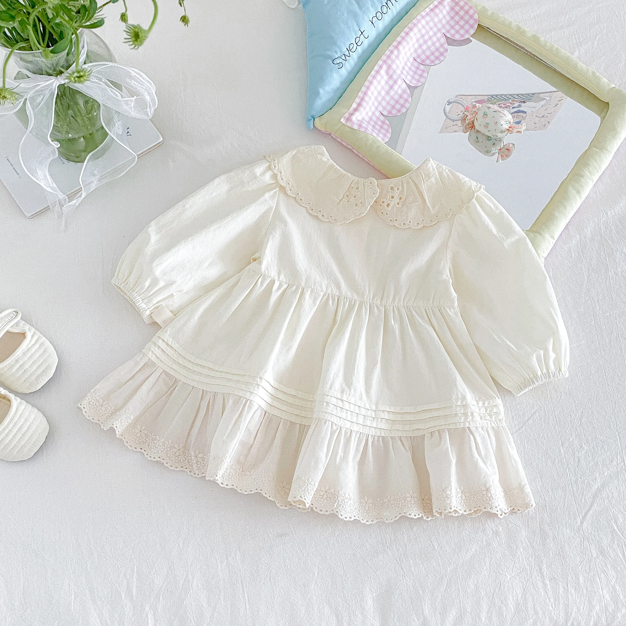 Mädchenkleid im Herbststil mit Schnürung, lässig-schickem Prinzessinnen-Design und plissiertem Kragen - Babykleid für Kleinkinder – Detail 3