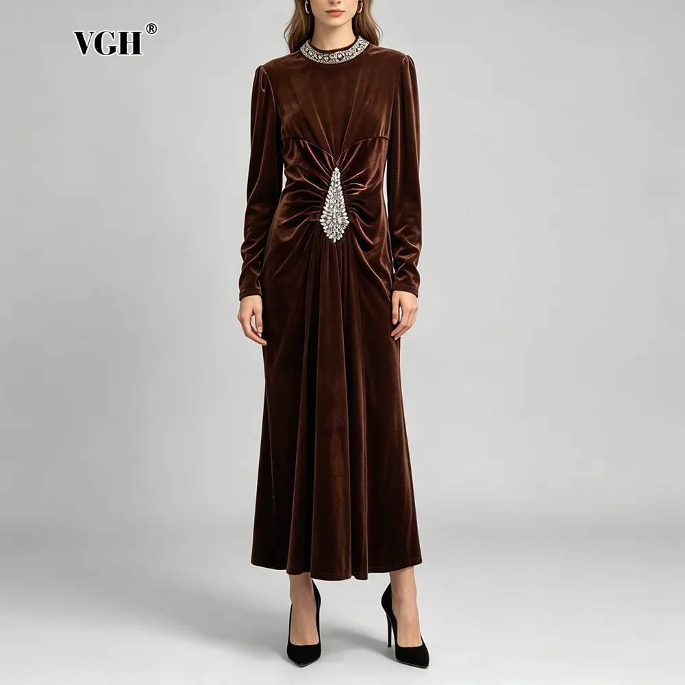 

VGH Winter Galas Brown Velvet Midi Dress for Women Stand Collar Long Sleeve Ruched Waist with Crystal Skrit for Romantic Dates