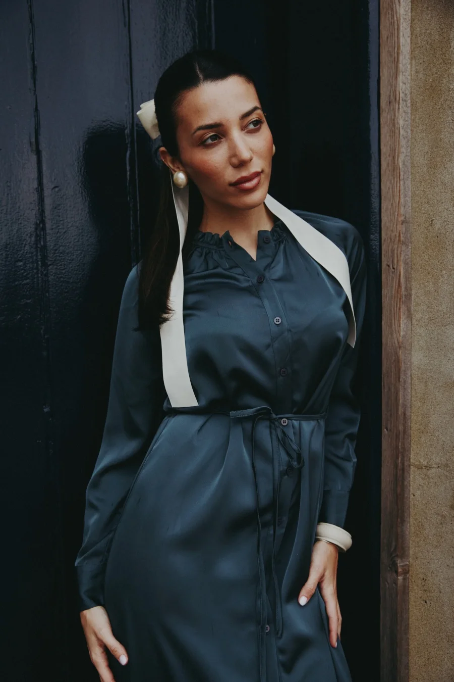 AS AW25 サテンドレスエレガンスレディフリルネック女性服取り外し可能なベルト付き