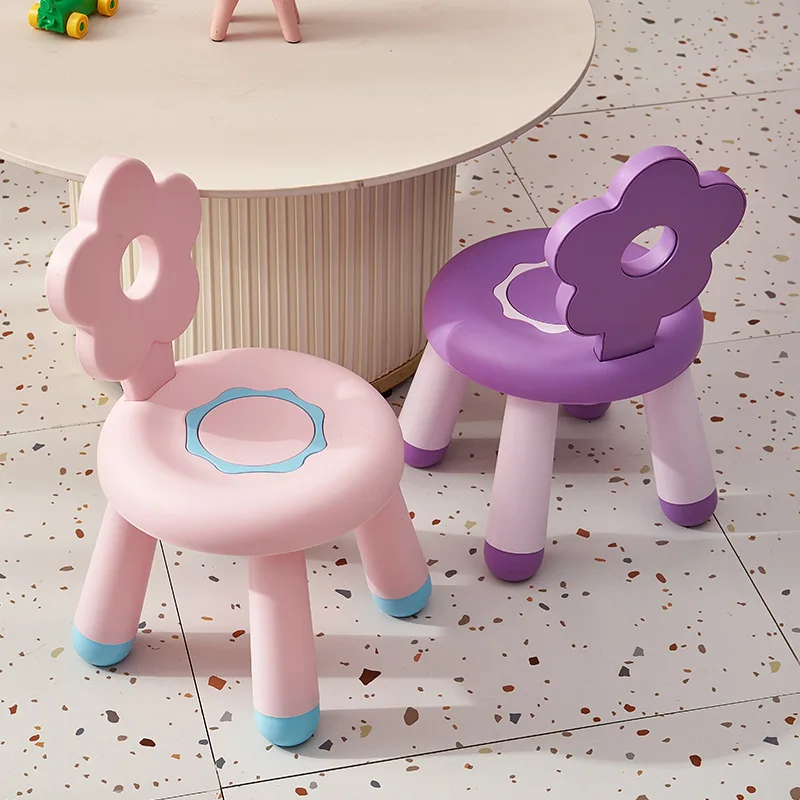 Chaises à dossier en plastique pour enfants, Chaises d\'apprentissage simples, Petits tabourets, Tables et chaises