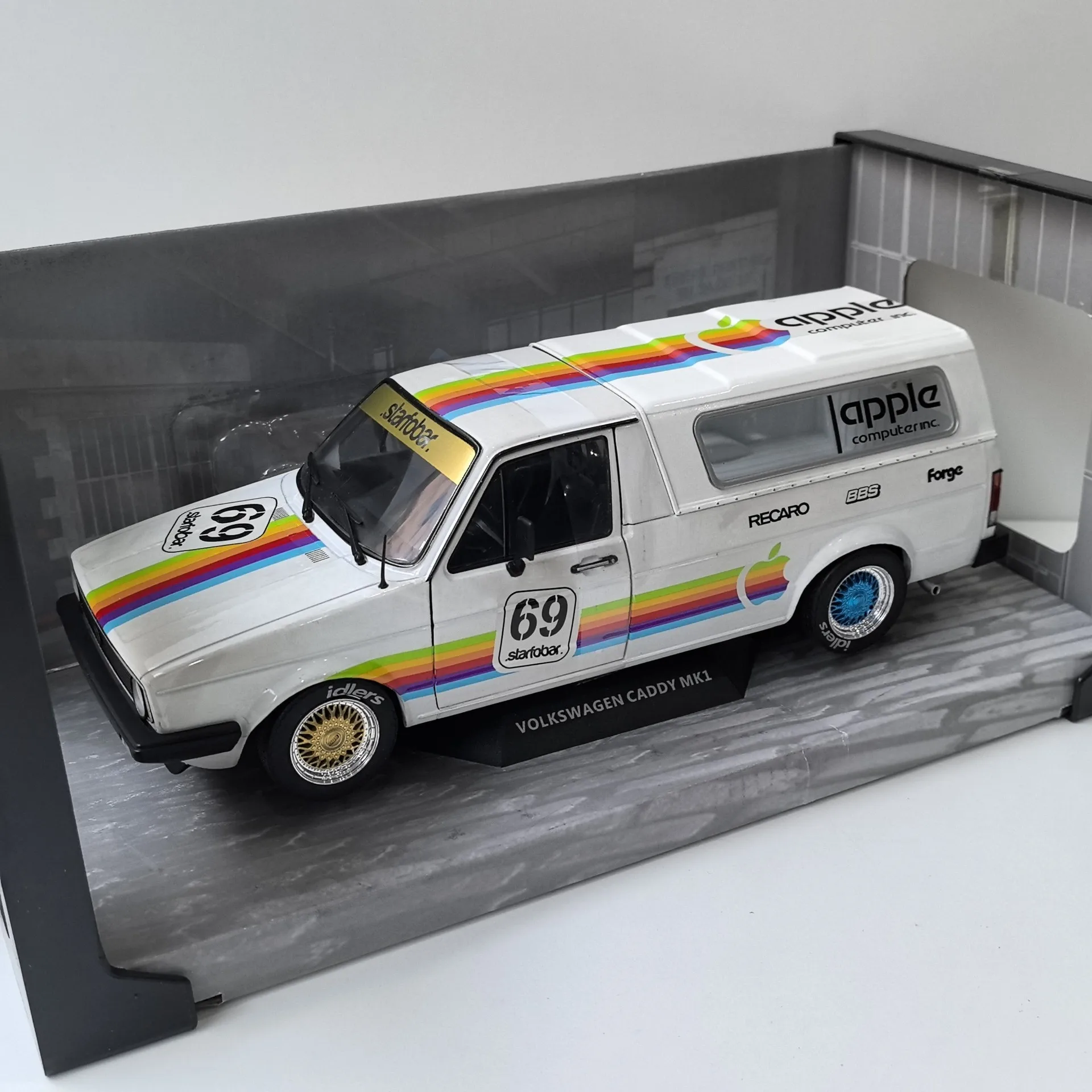 

Flaws Diecast SOLIDOS 1:18 Scale VW CADDY Alloy Car Model Collectible Toy Gift Souvenir Display Ornament