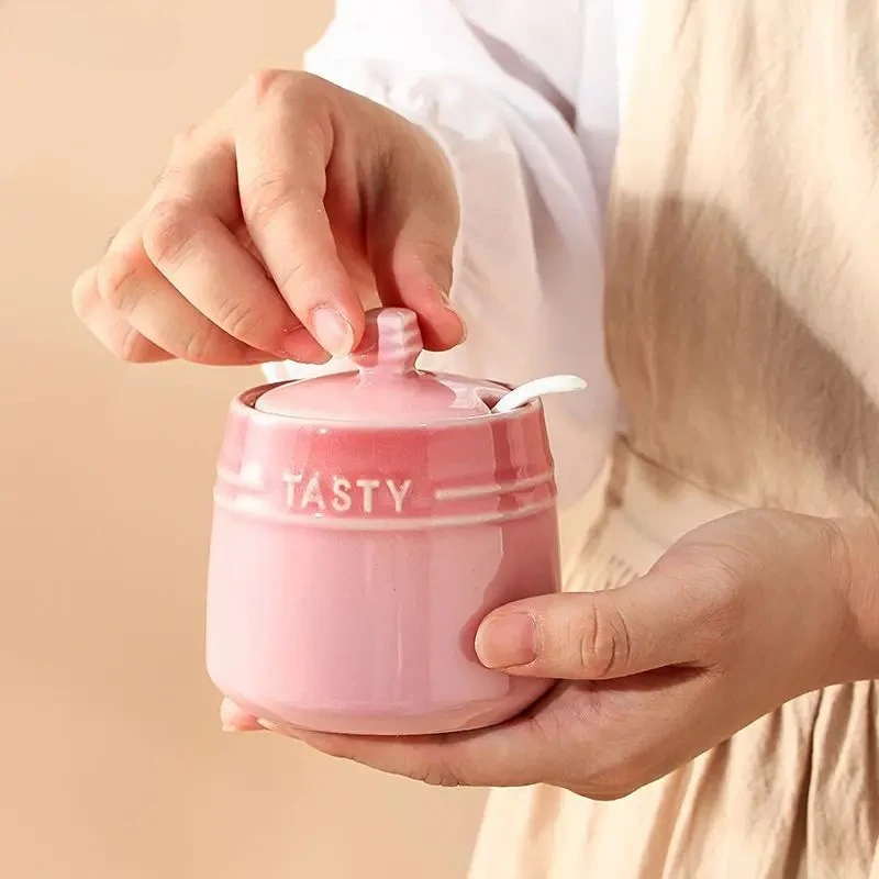 Gradient Rainbow Ceramic Seasoning Jar with Lid Home Restaurant Kitchen Sugar Salt Pepper Seasoning Storage Jar with Spoon