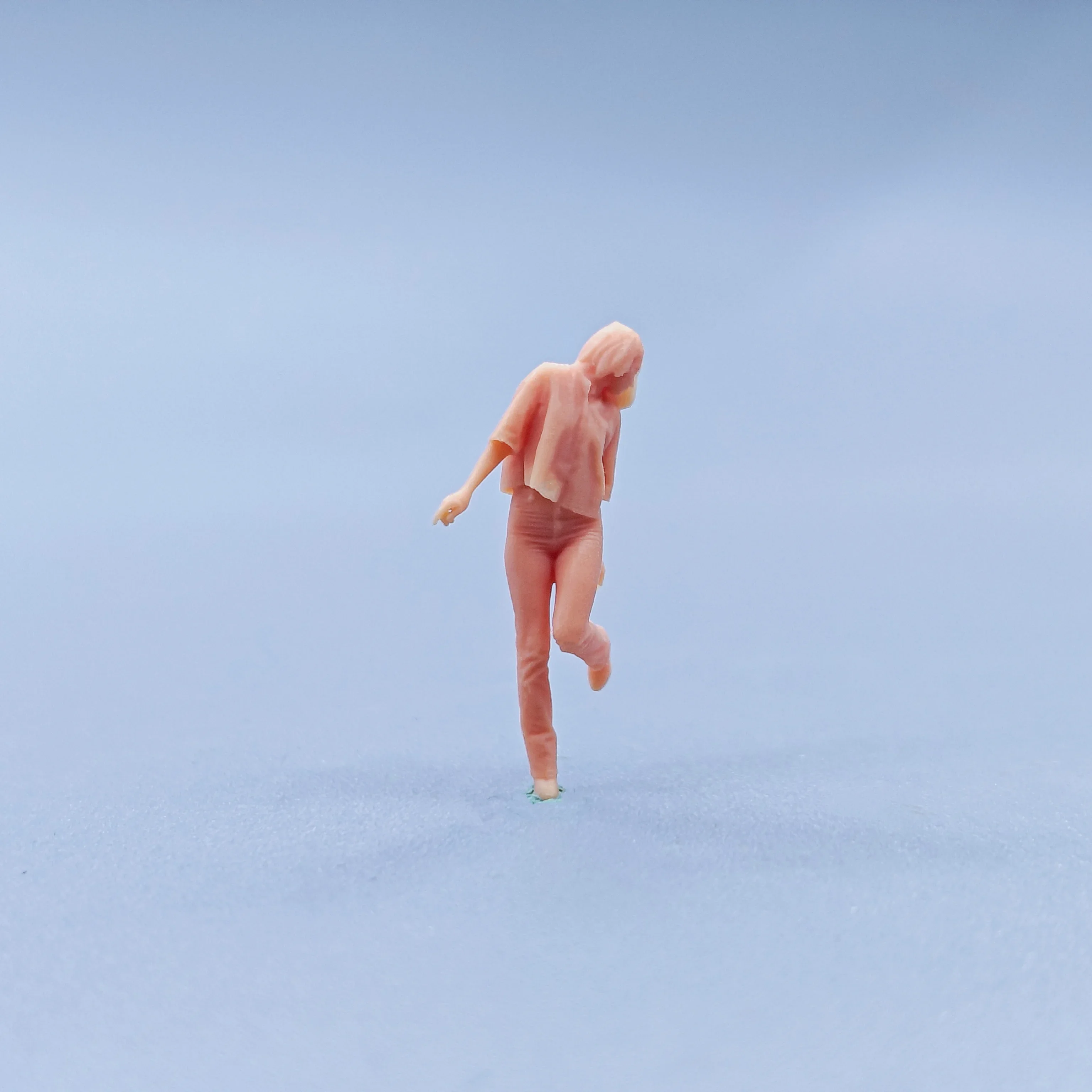 1/64 Figuren Maßstab Modell Harz Drehen Sie den Kopf, um die hochhackige Frau zu überprüfen Ungefärbte Miniaturen Diorama Handbemalt C116