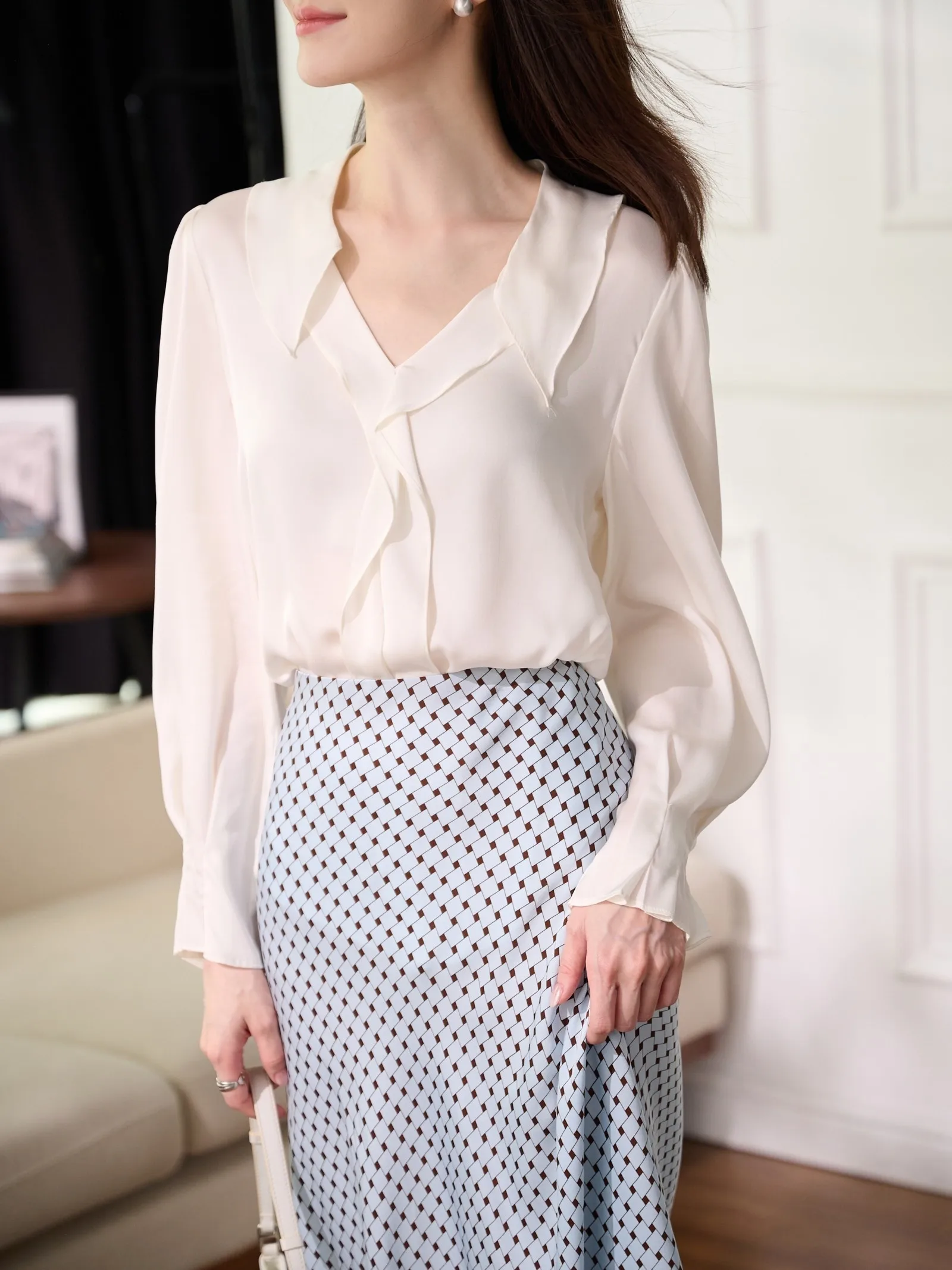 

JPOO Simple Beau 9 Momme Эластичная шелковая блузка из французского шелка прямого кроя с длинными рукавами, однотонная, с кружевным подолом, женская рубашка