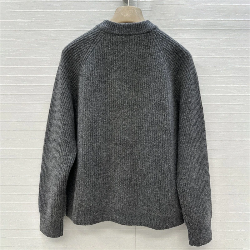 Strickjacke für Damen. Neues elastisches Strickoberteil mit langen Ärmeln für den Herbst 2026. Einreihiger Slim-Fit-Pullover. Strickwaren aus Kaschmirmischung