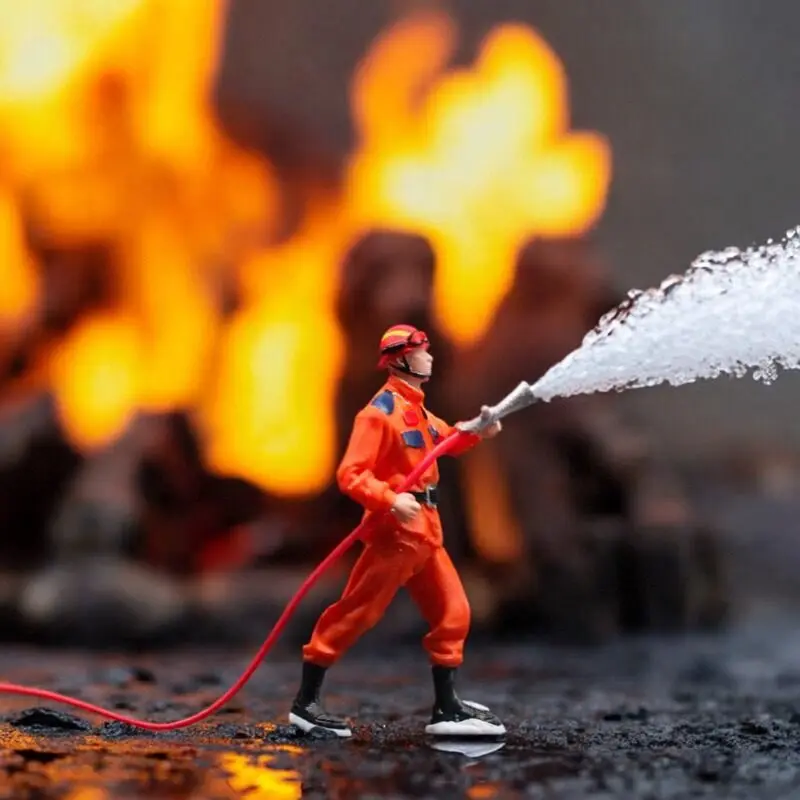 1:64 Firefighter Miniature Figurine All-purpose Disaster Relief Scene Sand Table Model Prop Desktop Micro Landscape Decoration