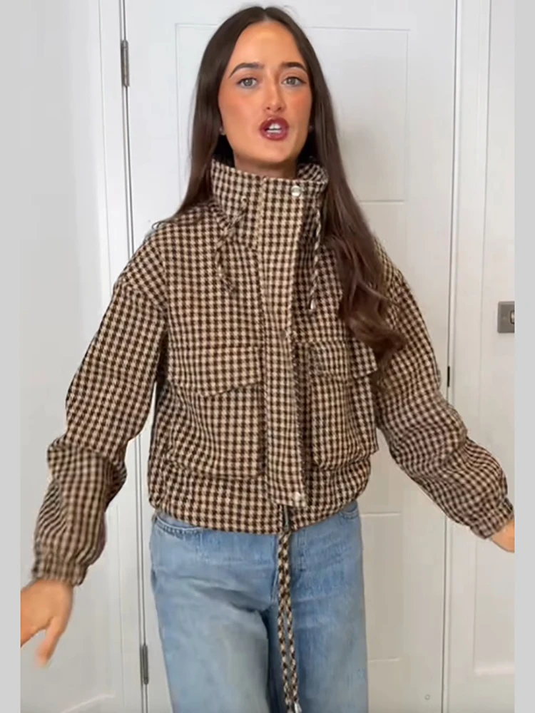 Retro-Karo-Stehkragen-Kurzjacke für Damen, lässig, langärmelig, mit durchgehendem Reißverschluss, Kordelzug, Taschen, lockerer Mantel, für den Alltag im Herbst, Streetwear-Oberbekleidung. – Detail 3