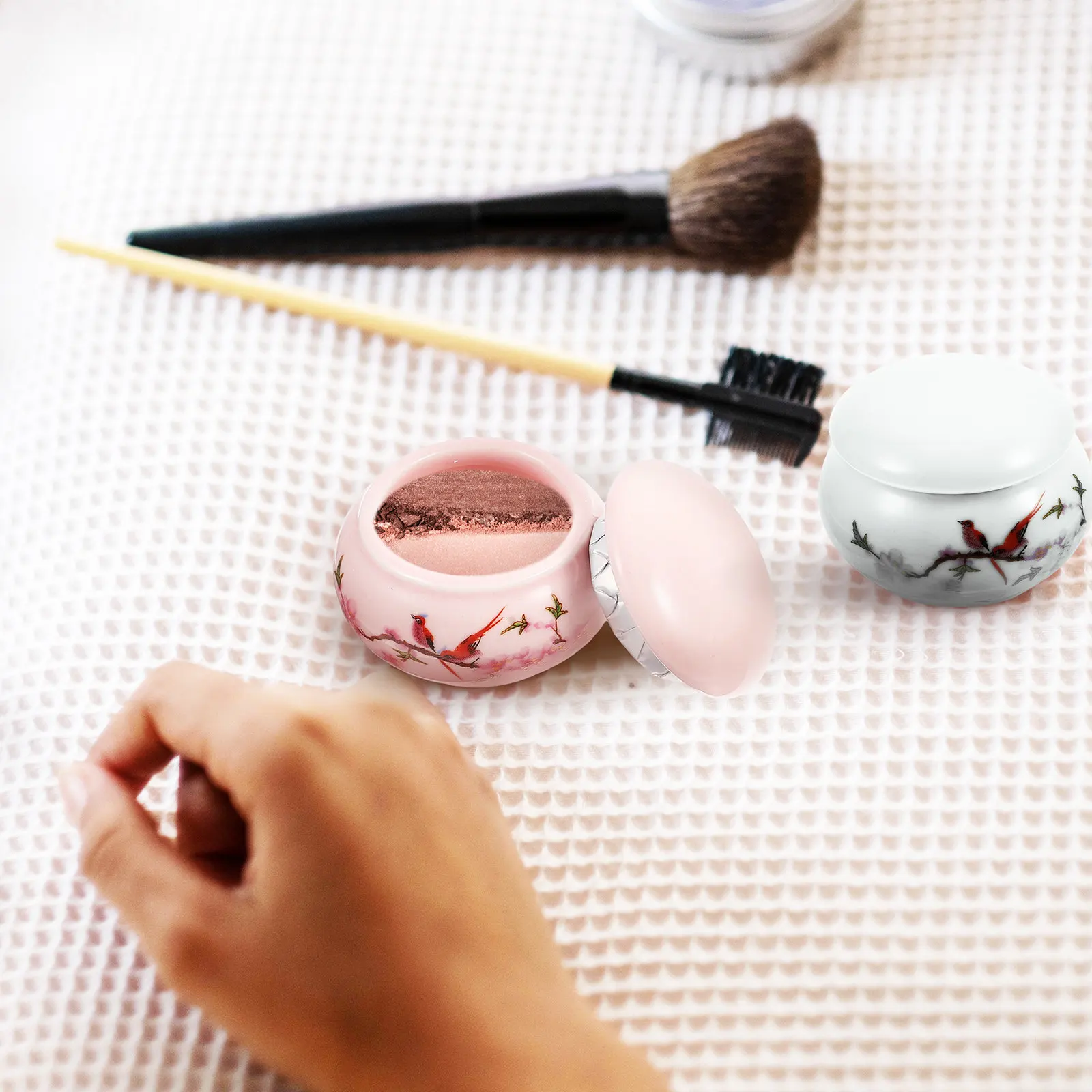 Ceramic Decorative Jars Sealed Cute with Lid Handmade Pottery Candy Storage Cream Container