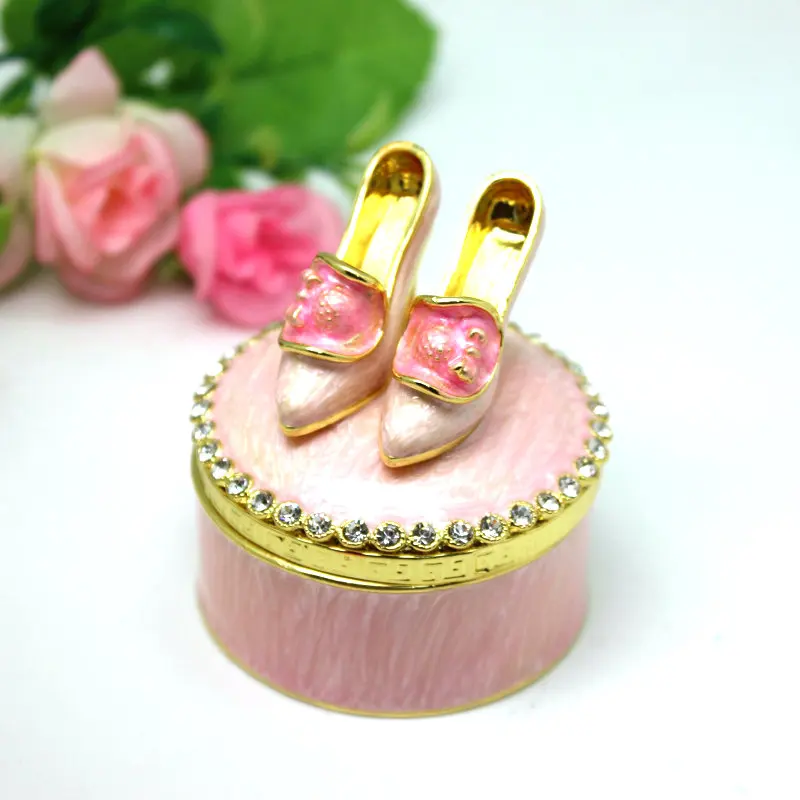 Enamel accessories, high heels, jewelry boxes, ornaments