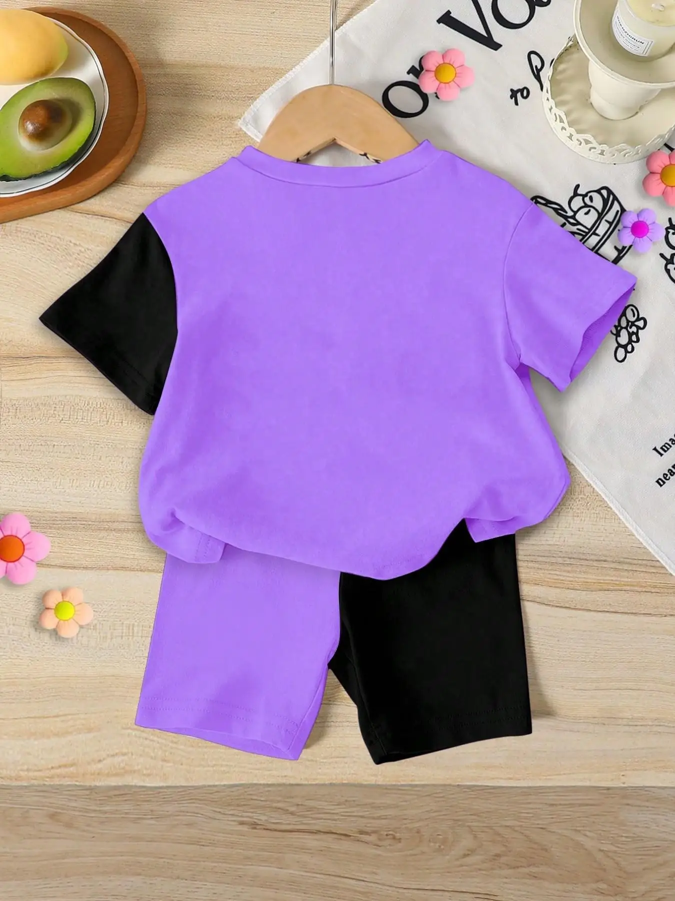 Girls' Casual Shorts Set with Girl Group Style Singing and Dancing Group Pattern, Purple Digital Print Set, Girls' Color-Blocked T-Shirt and Tight Cycling Shorts 2-Piece Set, Suitable for Children Aged 4-12 for Various Occasions