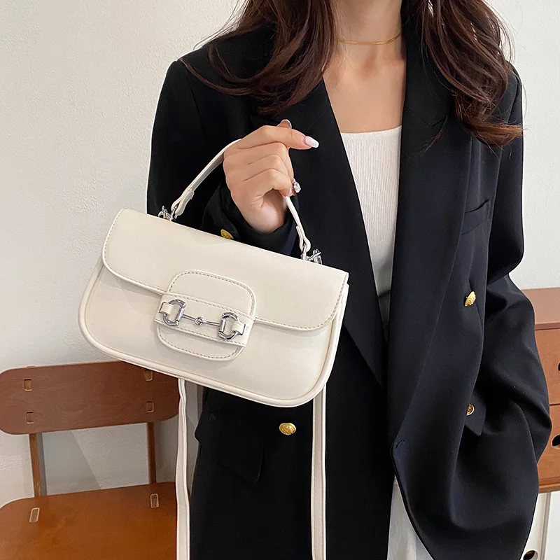 

In The Spring of 2025, There Are Niche Designs Such As Diagonal Bags, Fashionable New Lock Shoulder Bags and New Underarm Bags