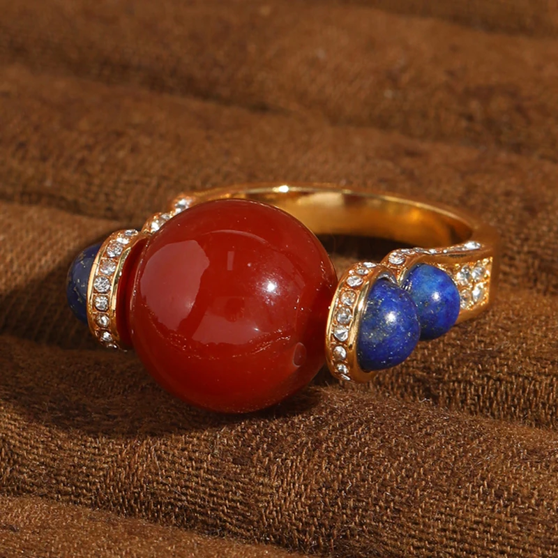 

Vintage Red Agate Ring Horseshoe Rhinestone Woman Crystal Gift Luxury Designer Jewelry Antique Gold Color Accessories 2025