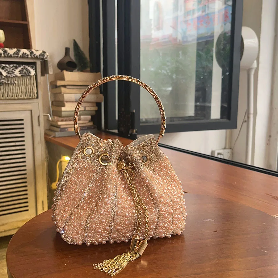 Französische schlichte Perlen-Beuteltasche, neue chinesische Schultertasche mit Diamantbesetztem Riemen, Nischen-High-End-Umhängetasche – Detail 5
