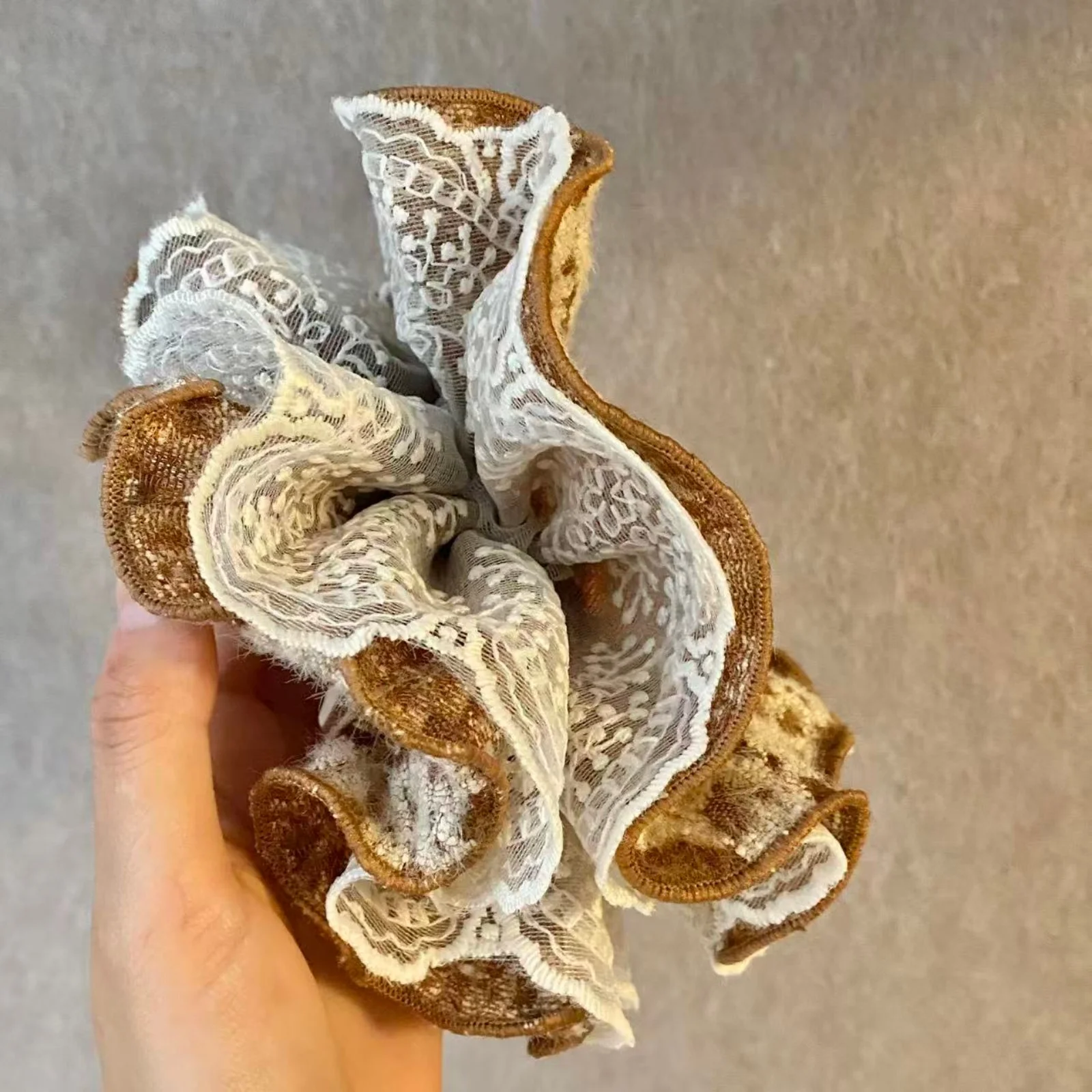 Chouchous tricotés en dentelle Vintage marron, accessoires pour cheveux pour femmes, tendance automne hiver, tissu doux, attaches pour cheveux mignonnes pour un usage quotidien