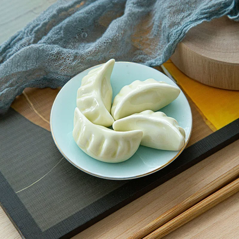 Cute Dumpling Shape Ceramic Chopsticks Holder Stand Chopstick Rack Pillow Japanese Style Kitchen Tableware Tools