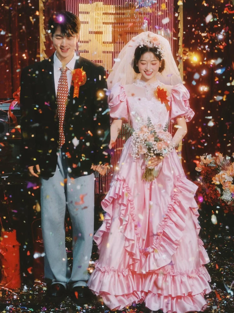 

Retro Vintage Pink Wedding Dress Photography Studio Portrait Shoot Old Fashioned Style Fashionable Ladies' Costume 2026 Spring