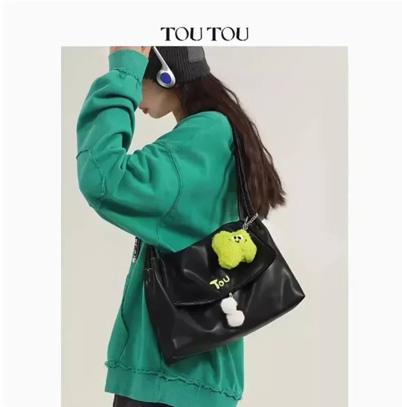 TOUTOU Tote Bag Doll Pendent Large Capacity PU Leather Handbag Soft Furry Accessory Shoulder Bags for Work and School Women Bag