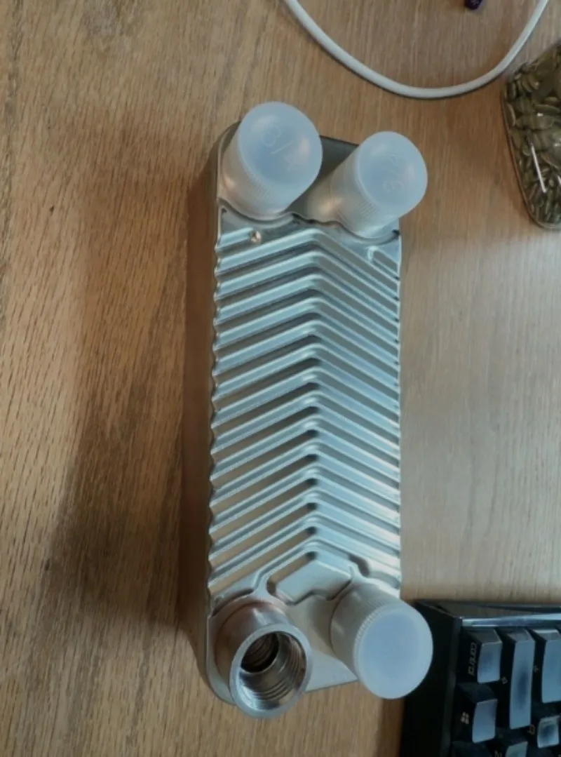 Warm mold machine, heat exchanger, brazed plate heat exchanger, water cooler, small oil-water cooler, evaporator, condenser