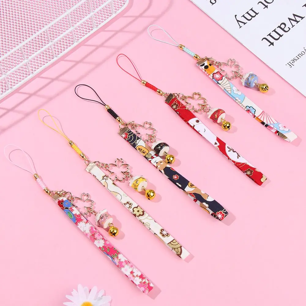 Fashion Japanese Lucky Cat Bell Sakura Phone Lanyard,Cute Daisy Flower Cat Bell Cell Phone Hang Rope Charm Pendant Phone Strap